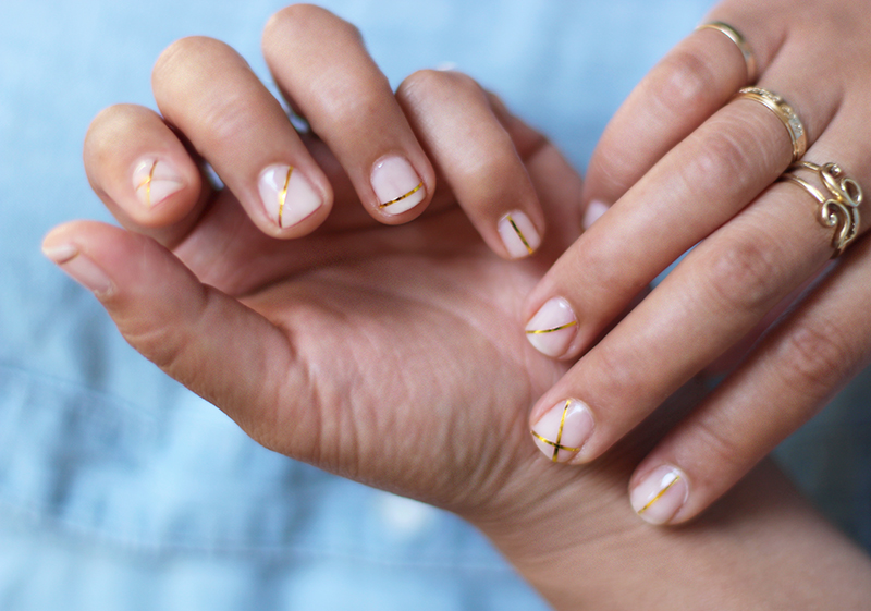 30+ Easy DIY Nail Art Designs For A Flawless Look 7 DIY Gold Striped Nails – Honestly WTF