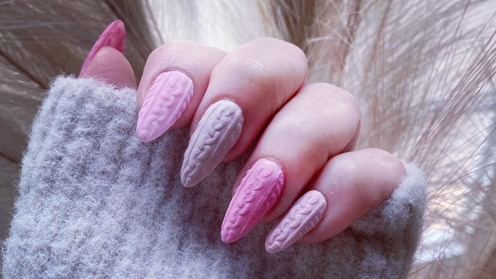 21+ Cozy Sweater Weather Nail Designs For Home 11 Warm Up Your Winter Days With The Sweater-Inspired Nail Art Trend