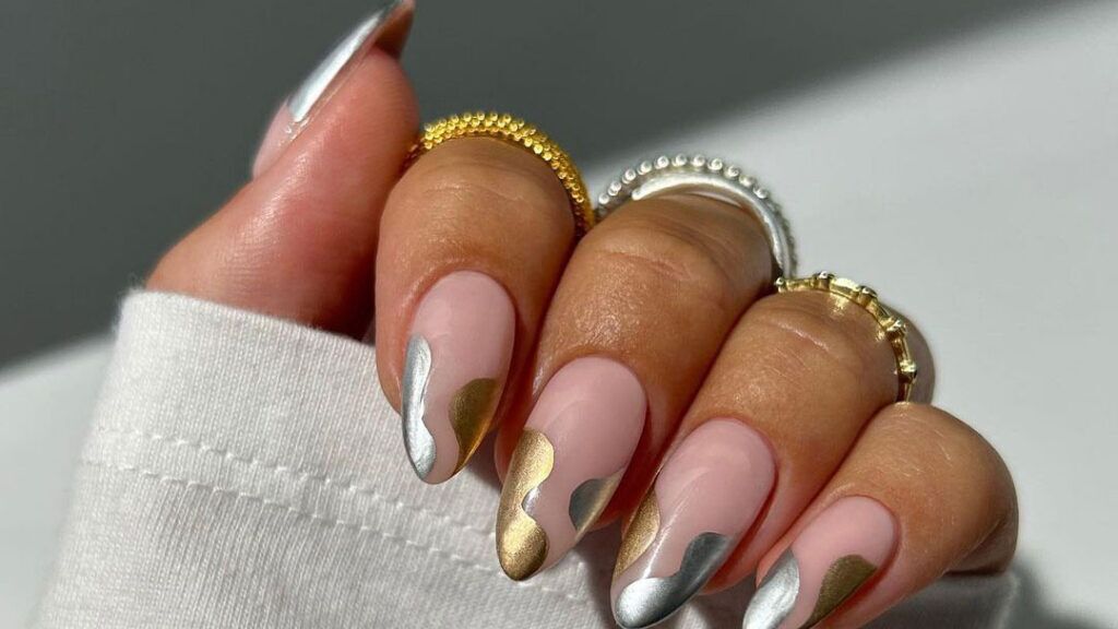 Velvet Nails Trend 30+ Gorgeous At Home Ideas 9 Silver and Gold Nails Ideas to Upgrade You Manicure