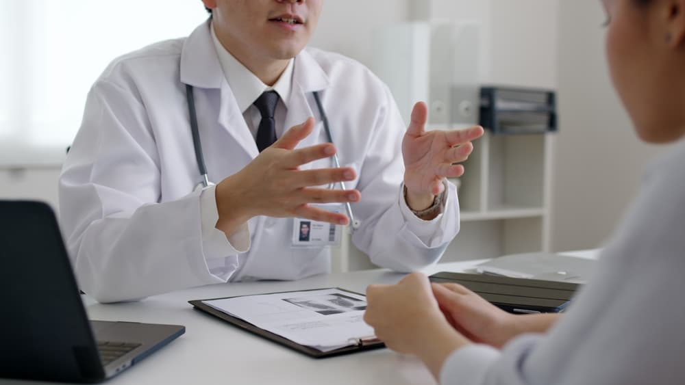 What Is The Cause Of White Spots On Your Nails? 11 When to Seek Professional Medical Care: Ultimate Guide
