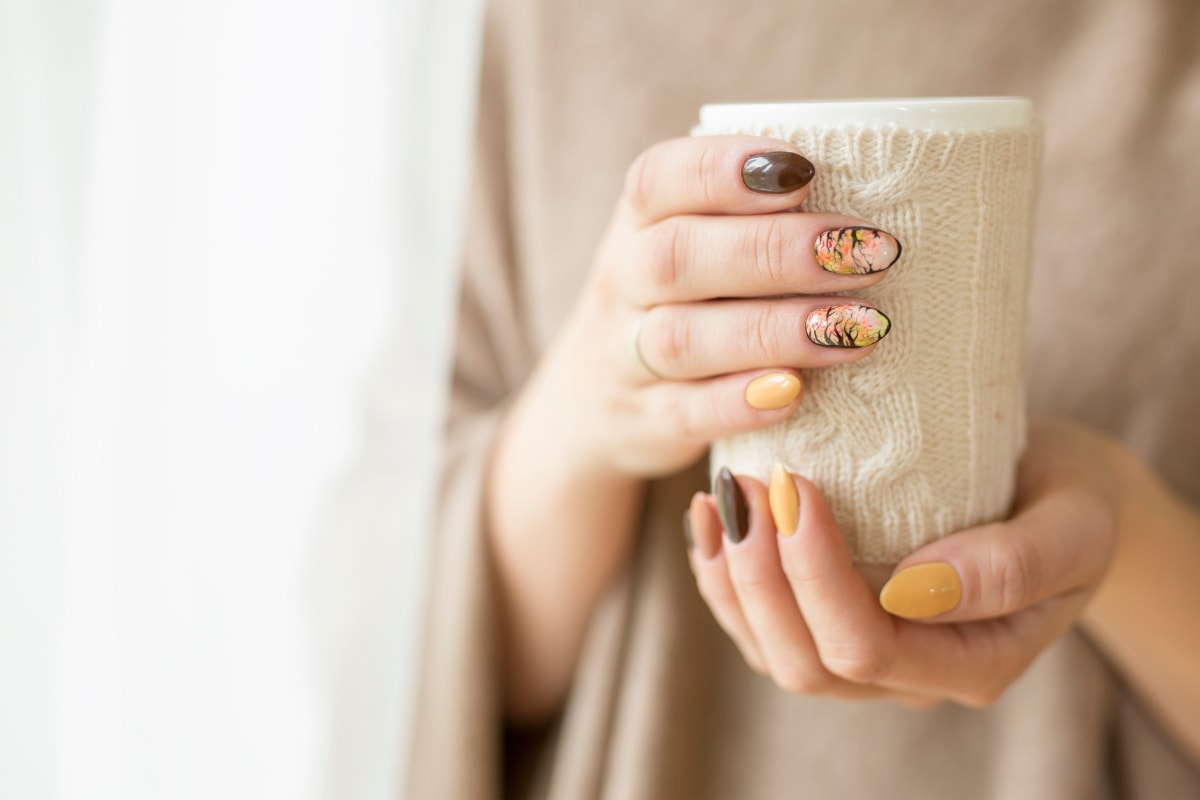 The Ultimate Winter Nail Care Guide Expert Tips 7 Temperature talk: How the cold weather can affect your nail products – Scratch